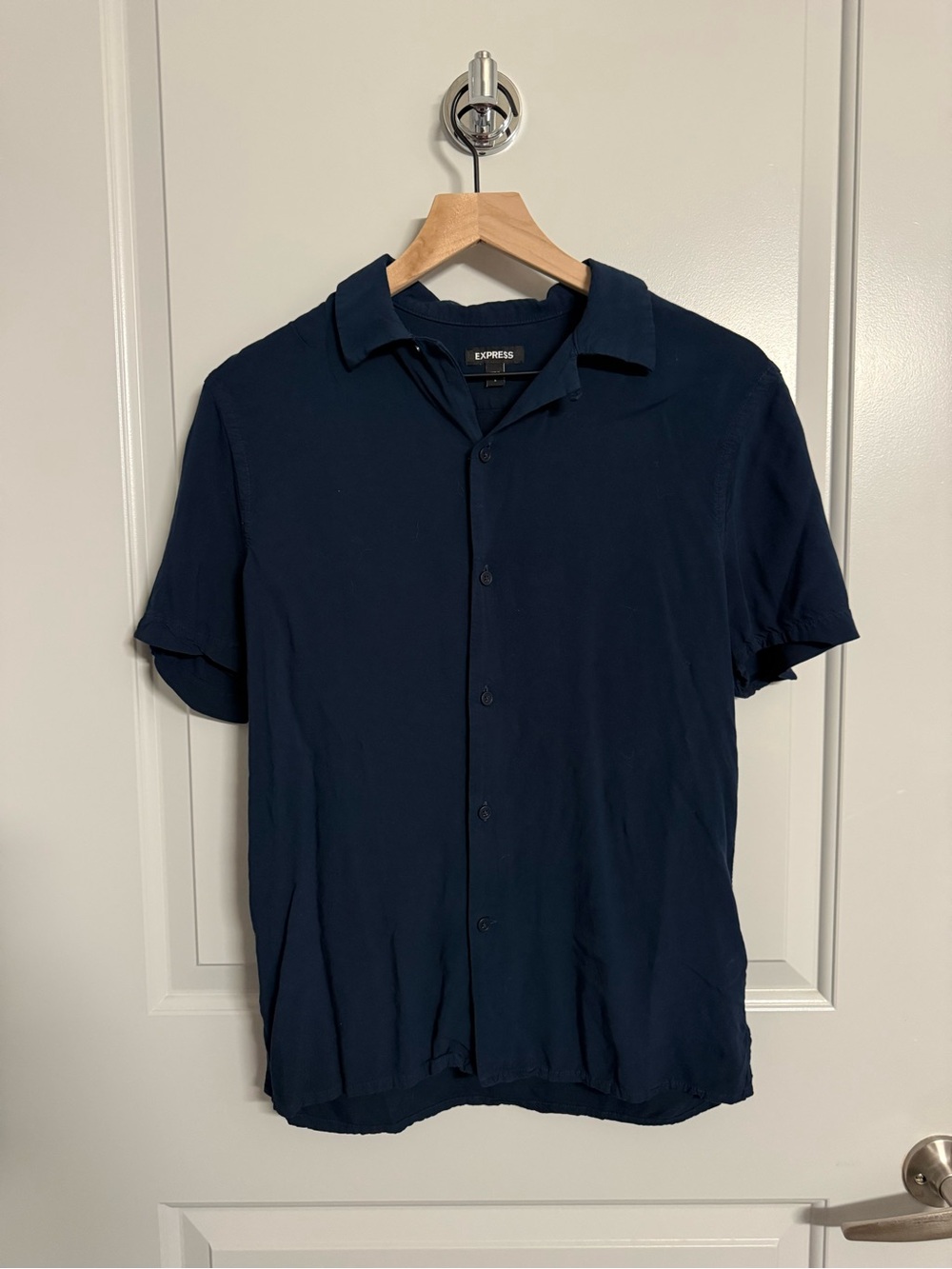 Express Men’s Short Sleeve Button-Up Shirt
